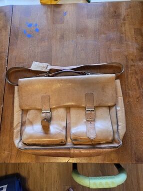 Vintage 17" Full-Grain Leather Messenger Bag Briefcase – Fits 17" Laptop – Tan S